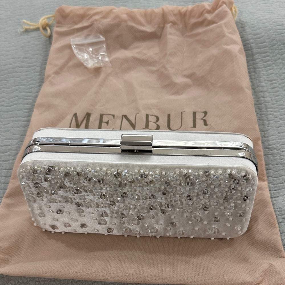Menbur Vintage White Beaded Clutch with Chain Strap - Picture 13 of 13